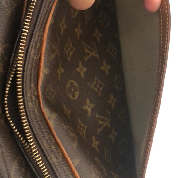 Louis Vuitton crossbody - Picture 7 of 7